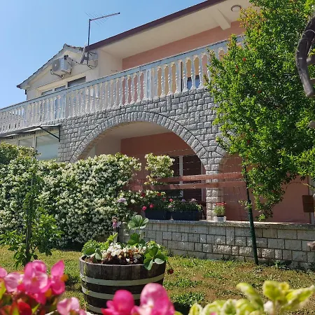 Appartamento Olive Garden 1 Pola