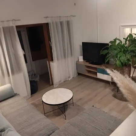 Olive Garden 1 Apartment