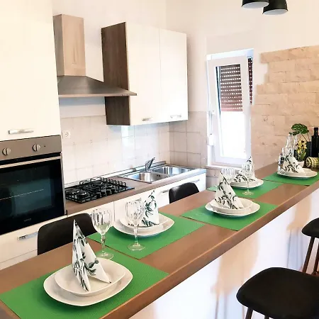 Apartment Olive Garden 1 *