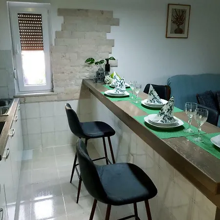 Apartament Olive Garden 1 *