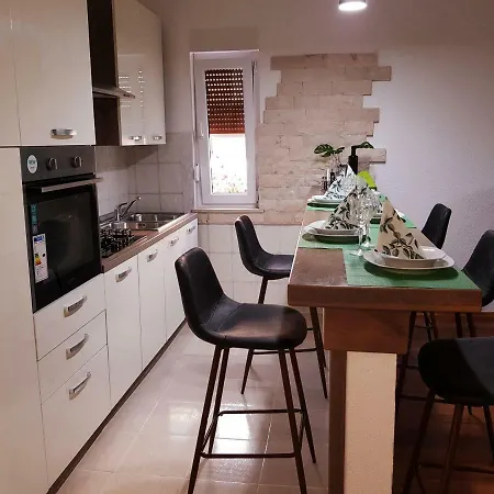Olive Garden 1 Apartment Pula