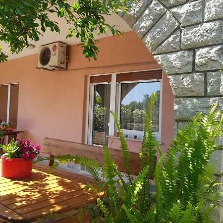 Olive Garden 1 Apartament